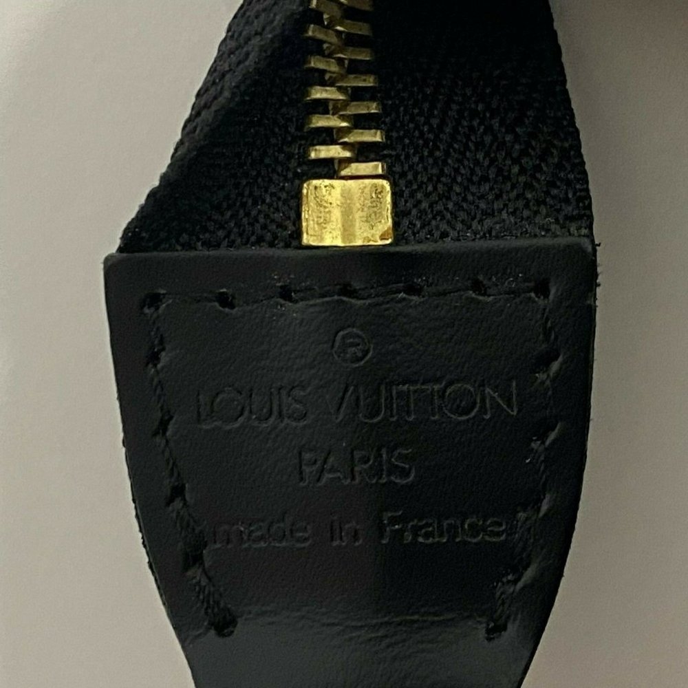 Authentic Louis Vuitton Pochette Accessories Epi Leather - Picture 15 of 16